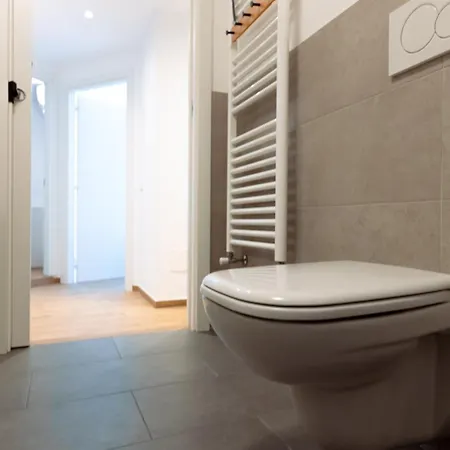 Exclusive - Magritte Style Apartment Lecco