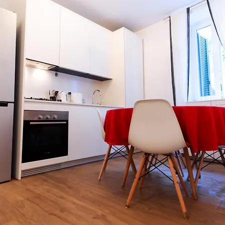 Exclusive - Magritte Style Apartment Lecco