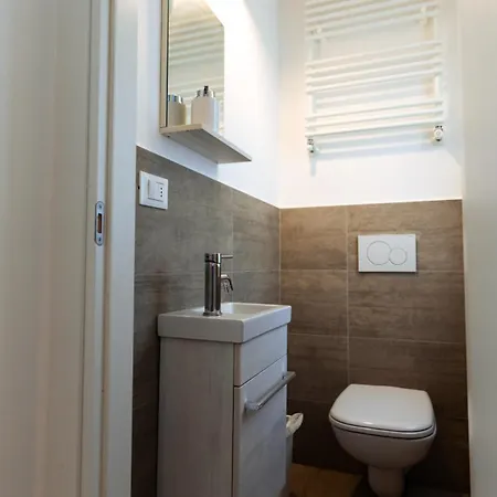 Exclusive - Magritte Style Lecco