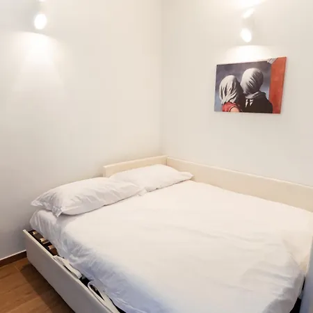 Apartment Exclusive - Magritte Style Lecco